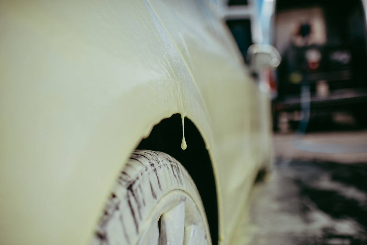 Veros Foam Cannon foaming a car
