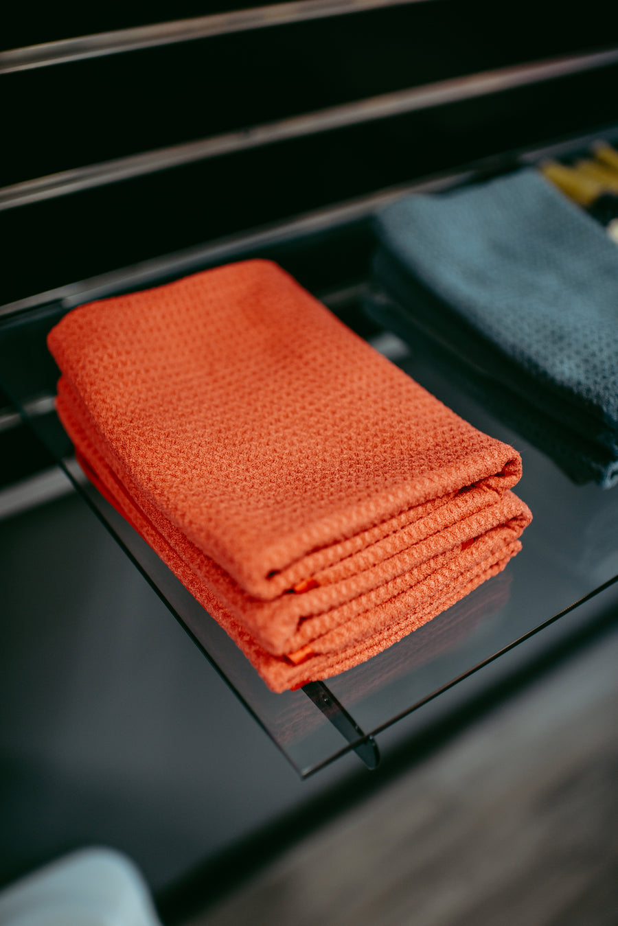 Veros Premium 16 x 24 Inch 400 GSM Microfiber Drying Towel